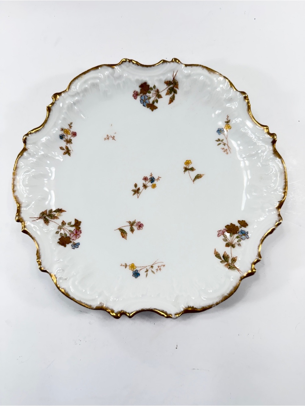 Antique 19th C. H&C Limoges France Dinner Plate Flower Gold Scalloped Rim 9.25”